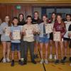 Das Bild zeigt die ausgezeichneten Mathematikerinnen mit (von links): Oberstudienrätin Esther Huber, Hannah Storkenmaier, Tizian Rode, Jakob Herold, Pia Hörner, Finja Mergl, Paula Lippert, Sophie Duda, Greta Joachim und Marie Meyer.