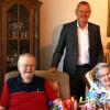 Irmgard Stöhr feierte mit ihrem Lebensgefährten Berthold Meyer ihren 90. Geburtstag. Es gratulierte auch Bürgermeister Thomas Stamm.