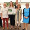 Das Foto zeigt (von rechts): Stiftungsvorstand Ulrike Lorenz und die Preisträger Maria Maak (Winterhäuser Walnussknacker), Harald Biedermann (Realschule am Maindreieck, Ochsenfurt), Anja Menger, Günther Maak, Peter Teufel (alle BN Ortsgruppe Winterhausen-Sommerhausen). 