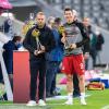 Kennen und schätzen sich aus der gemeinsamen Zeit in München: Hansi Flick und Robert Lewandowski vom FC Barcelona.