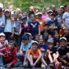 Sandra Schwender, Lehrkräfte der Grundschule Gräfendorf, Bastian Ehrenfels (Förster), Ramona Sailer (Försterin), Iris und Martin Grosso, Gotthard Schwender sowie Kinder der Grundschule Gräfendorf.