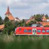 Mit manchen Regionalbahnen der Deutschen Bahn kann man mit dem Deutschlandticket nicht nur bundesweit fahren, sondern auch über die Landesgrenze hinweg. 