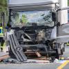 Bei einem Auffahrunfall auf der Autobahn 9 wurden zwei Lkw-Fahrer verletzt.