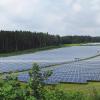 Das Thema Freiflächen-Photovoltaikanlagen auf dem Gebiet der Marktgemeinde Oberschwarzach beschäftigt die Bevölkerung und Winzer sowie das Unternehmen Belectric gleichermaßen. Bei einer Informationsveranstaltung wurden zu kleine Flächen in dem 2023 verabschiedeten kommunalen Kriterienkatalog moniert.