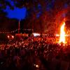 Mehrere Tausend Besucherinnen und Besucher feierten Samstag und Montag fröhlich beim legendären Sommernachtsfest am Holzhäuser Tivoli.