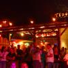 Mehrere Tausend Besucherinnen und Besucher feierten Samstag und Montag fröhlich beim legendären Sommernachtsfest am Holzhäuser Tivoli.
