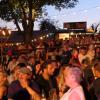 Mehrere Tausend Besucherinnen und Besucher feierten Samstag und Montag fröhlich beim legendären Sommernachtsfest am Holzhäuser Tivoli.