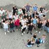 Gruppenfoto der Mitglieder der FFW Prappach vor der Hauptwache der BF Augsburg.
