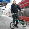 Samuel Kuhn pendelt täglich von Würzburg nach Schweinfurt und ist im VCD aktiv. Er sagt, ob er mit dem Rad in der Bahn mitgenommen wird, sei ein Risikospiel und die Preise zu hoch.