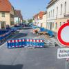 Die Oberndorfer Hauptstraße wird seit Ende Mai saniert und ist deshalb gesperrt. Gerade zu Stoßzeiten führt das immer wieder auf der Umgehung in Richtung A70 und Bergrheinfeld zu Verzögerungen.