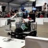 Der Roboter des "SWOT"- Teams bei der Platzierung eines Bauteils in eine dazu passende Öffnung. Der Roboter des "SWOT"- Teams bei der Platzierung eines Bauteils in eine dazu passende Öffnung.