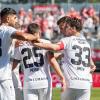 Ausgleich für die Kickers! Girth köpft den Freistoß von Küc mustergültig in die rechte Ecke des FCB-Tores. Es steht 1:1! Die Würzburger Kickers verlieren am Samstag 24.08.24 das Heimspiel gegen Bayern München II mit 1:4 in der AKON Arena in Würzburg.