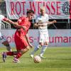 Benjamin Girth (33) von den Würzburger Kickers im Ballduell mit Javier Fernandez Gonzalez (8) vom FC Bayern München II. Die Würzburger Kickers verlieren am Samstag 24.08.24 das Heimspiel gegen Bayern München II mit 1:4 in der AKON Arena in Würzburg.