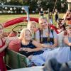 Rund 350 Menschen und 60 Schlepper besuchen am Freitag. 23.08.24 das Traktorkino bei Hopferstadt Ochsenfurt.