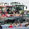 Rund 350 Menschen und 60 Schlepper besuchen am Freitag. 23.08.24 das Traktorkino bei Hopferstadt Ochsenfurt.