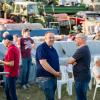 Rund 350 Menschen und 60 Schlepper besuchen am Freitag. 23.08.24 das Traktorkino bei Hopferstadt Ochsenfurt.