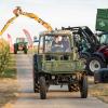 Rund 350 Menschen und 60 Schlepper besuchen am Freitag. 23.08.24 das Traktorkino bei Hopferstadt Ochsenfurt.