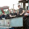 Rund 350 Menschen und 60 Schlepper besuchen am Freitag. 23.08.24 das Traktorkino bei Hopferstadt Ochsenfurt.