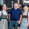 Rund 350 Menschen und 60 Schlepper besuchen am Freitag. 23.08.24 das Traktorkino bei Hopferstadt Ochsenfurt.