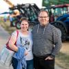 Rund 350 Menschen und 60 Schlepper besuchen am Freitag. 23.08.24 das Traktorkino bei Hopferstadt Ochsenfurt.