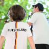 Laue Nächte und gute Stimmung: Mark Hatfield tritt am Samstag (24.08.24) beim Gemeinsam Dreisam Festival in der Waldschänke Dornheim in Würzburg auf. Das Festival ist ein gemeinsames Projekt der vier Würzburger Jugendkulturhäuser b-hof, Cairo, Immerhin und Kellerperle.