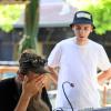 Laue Nächte und gute Stimmung: Zahlreiche Menschen verfolgen am Samstag (24.08.24) das Gemeinsam Dreisam Festival in der Waldschänke Dornheim in Würzburg. Das Festival ist ein gemeinsames Projekt der vier Würzburger Jugendkulturhäuser b-hof, Cairo, Immerhin und Kellerperle.