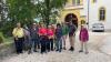Die Wanderer vor dem Schloss Frankenberg.