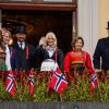 Alle in Geiranger mit dabei: Das norwegische Königspaar Harald und Sonja (rechts), das Kronprinzenpaar Haakon und Mette-Marit (Mitte) sowie Prinzessin Ingrid Alexandra und Prinz Sverre Magnus. (Archivbild)