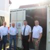 Freuen sich über den neuen Bootscontainer (von links): Christian Rickert (Technischer Leiter, Wasserwacht), Richard Rösch (Ehrenmitglied Wasserwacht), Reiner Messerer (Vorsitzender Wasserwacht), Paul Lamprecht (Firma Eurolux) und Thomas Schlott (BRK-Kreisgeschäftsführer).