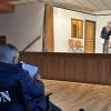 Regisseur Egon Sturm in seinem Element bei der Theaterprobe in der Wegfurter Geisfürsthalle. Alles muss passen, wobei immer der Blick des Publikums auf die jeweilige Szene und die Darsteller wichtig ist. Regisseur Egon Sturm in seinem Element bei der Theaterprobe in der Wegfurter Geisfürsthalle. Alles muss passen, wobei immer der Blick des Publikums auf die jeweilige Szene und die Darsteller wichtig ist.