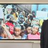 Die Waisenkinder bedankten sich online für die Spende der Würzburger Akademie für Empowerment-Coaching. Neben dem Monitor: Christoph Schalk, im Bildhintergrund Maria Zießler, die die Arbeit vor Ort vertritt.