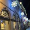 Schneeflocken bereichern neuerdings die Weihnachtsstadt Gerolzhofen. 42 dieser Lichtelemente gehören zu der erneuerten Weihnachtsbeleuchtung, die am Dienstagabend angeschaltet wurde.