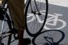 Weil er ausweichen musste, stürzte ein Radfahrer in Albertshofen. (Symbolfoto)