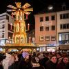 Der Würzburger Weihnachtsmarkt wurde am Freitag durch OB Christian Schuchardt und der Lichtermaid Katharina Wipplinger am Unteren Markt eröffnet. Der Weihnachtsmarkt lockt mit 125 Ständen und Buden zahlreiche Besucher in die Innenstadt.