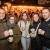 Der Würzburger Weihnachtsmarkt wurde am Freitag durch OB Christian Schuchardt und der Lichtermaid Katharina Wipplinger am Unteren Markt eröffnet. Der Weihnachtsmarkt lockt mit 125 Ständen und Buden zahlreiche Besucher in die Innenstadt.