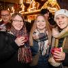 Der Würzburger Weihnachtsmarkt wurde am Freitag durch OB Christian Schuchardt und der Lichtermaid Katharina Wipplinger am Unteren Markt eröffnet. Der Weihnachtsmarkt lockt mit 125 Ständen und Buden zahlreiche Besucher in die Innenstadt.