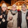 Der Würzburger Weihnachtsmarkt wurde am Freitag durch OB Christian Schuchardt und der Lichtermaid Katharina Wipplinger am Unteren Markt eröffnet. Der Weihnachtsmarkt lockt mit 125 Ständen und Buden zahlreiche Besucher in die Innenstadt.