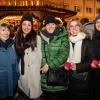 Der Würzburger Weihnachtsmarkt wurde am Freitag durch OB Christian Schuchardt und der Lichtermaid Katharina Wipplinger am Unteren Markt eröffnet. Der Weihnachtsmarkt lockt mit 125 Ständen und Buden zahlreiche Besucher in die Innenstadt.