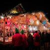Der Würzburger Weihnachtsmarkt wurde am Freitag durch OB Christian Schuchardt und der Lichtermaid Katharina Wipplinger am Unteren Markt eröffnet. Der Weihnachtsmarkt lockt mit 125 Ständen und Buden zahlreiche Besucher in die Innenstadt.