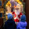 Traditionell besucht das Nürnberger Christkind immer am Samstag vor dem 1. Advent den Weihnachtsmarkt in Schweinfurt