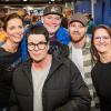 Zahlreiche Menschen besuchen am Sonntag 01.12.24 das Konzert von "Die Fantastischen Vier - Long Player on Tour" in der tectake Arena in Würzburg.