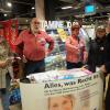 „Gemeinsam gegen Gewalt an Frauen“: Der Infostand des VdK-Ortsverbandes Maßbach-Thundorf fand reges Interesse.