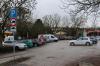 Auf dem Parkplatz an der B8 in der Repperndorfer Straße in Kitzingen könnte ein Parkhaus entstehen. Das Foto stammt – wie die Idee – aus dem Dezember 2023.