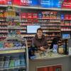 Christiane Kernwein jetzt nicht nur unter der Woche, sondern sitzt auch am Wochenende viele Stunden in der Tankstelle, um den Betrieb am laufen zu halten.