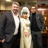 Rund 60 Menschen besuchen am Montag (09.12.24) die Christmas Diamond Night in dem Juwelierladen Edelmann und Belschner in der Schweinfurter Innenstadt. Unter die Gäste mischten sich unter anderem Julian F.M. Stoeckel (Entertainer), Micaela Schäfer (Erotikmodel), Arno Funke (früher Kaufhaus-Erpresser, heute Karikaturist) und Eva Jacob( Jacob Sisters).