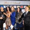 Rund 60 Menschen besuchen am Montag (09.12.24) die Christmas Diamond Night in dem Juwelierladen Edelmann und Belschner in der Schweinfurter Innenstadt. Unter die Gäste mischten sich unter anderem Julian F.M. Stoeckel (Entertainer), Micaela Schäfer (Erotikmodel), Arno Funke (früher Kaufhaus-Erpresser, heute Karikaturist) und Eva Jacob( Jacob Sisters).