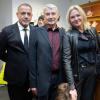 Rund 60 Menschen besuchen am Montag (09.12.24) die Christmas Diamond Night in dem Juwelierladen Edelmann und Belschner in der Schweinfurter Innenstadt. Unter die Gäste mischten sich unter anderem Julian F.M. Stoeckel (Entertainer), Micaela Schäfer (Erotikmodel), Arno Funke (früher Kaufhaus-Erpresser, heute Karikaturist) und Eva Jacob( Jacob Sisters).