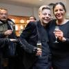 Rund 60 Menschen besuchen am Montag (09.12.24) die Christmas Diamond Night in dem Juwelierladen Edelmann und Belschner in der Schweinfurter Innenstadt. Unter die Gäste mischten sich unter anderem Julian F.M. Stoeckel (Entertainer), Micaela Schäfer (Erotikmodel), Arno Funke (früher Kaufhaus-Erpresser, heute Karikaturist) und Eva Jacob( Jacob Sisters).