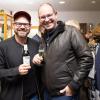 Rund 60 Menschen besuchen am Montag (09.12.24) die Christmas Diamond Night in dem Juwelierladen Edelmann und Belschner in der Schweinfurter Innenstadt. Unter die Gäste mischten sich unter anderem Julian F.M. Stoeckel (Entertainer), Micaela Schäfer (Erotikmodel), Arno Funke (früher Kaufhaus-Erpresser, heute Karikaturist) und Eva Jacob( Jacob Sisters).