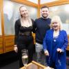 Rund 60 Menschen besuchen am Montag (09.12.24) die Christmas Diamond Night in dem Juwelierladen Edelmann und Belschner in der Schweinfurter Innenstadt. Unter die Gäste mischten sich unter anderem Julian F.M. Stoeckel (Entertainer), Micaela Schäfer (Erotikmodel), Arno Funke (früher Kaufhaus-Erpresser, heute Karikaturist) und Eva Jacob( Jacob Sisters).